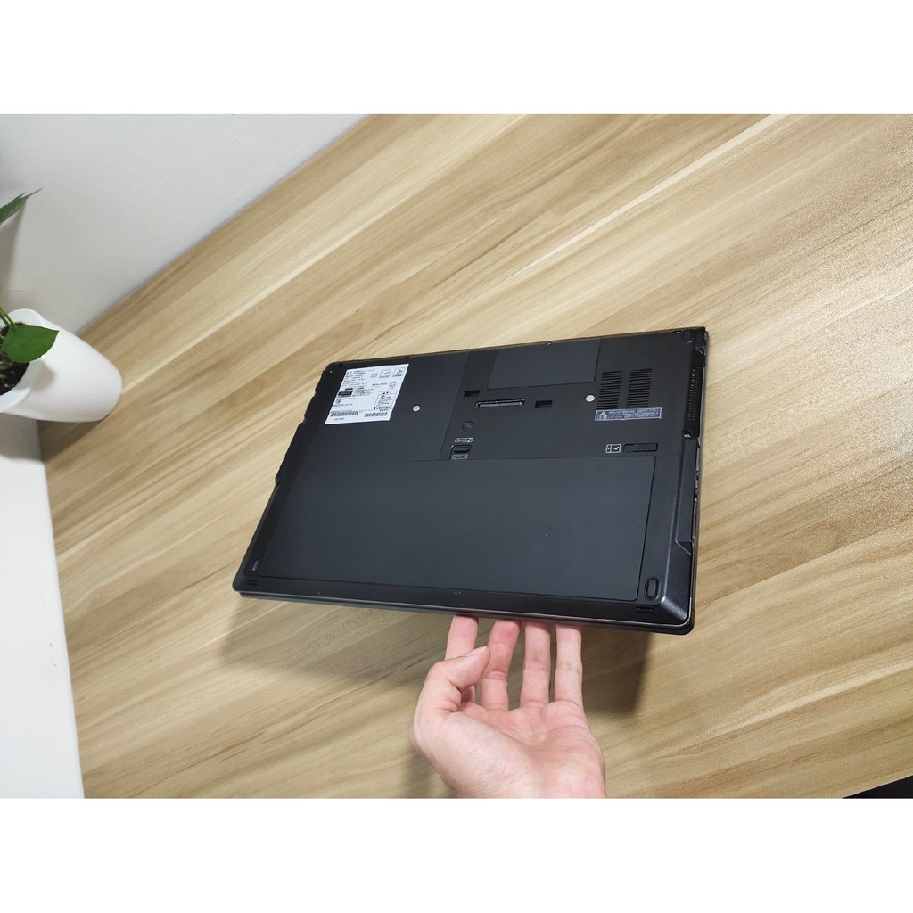 Laptop siêu mong Nhật Bản Fujitsu U745 Core i5-5200U/8gb Ram/256gb SSD/14inch HD | BigBuy360 - bigbuy360.vn