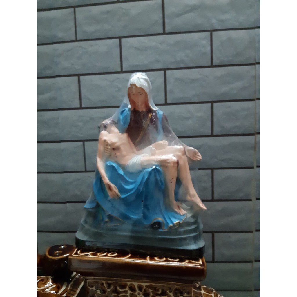 11.Tượng than khóc màu