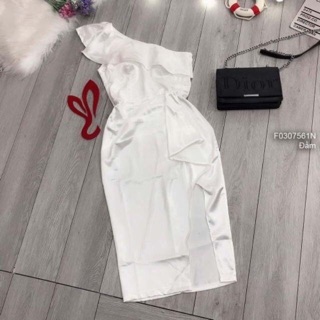 Đầm phi lệch vai xin xò