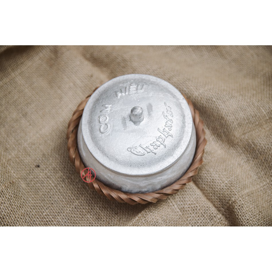 Niêu cơm gang tròn nấu cơm cháy ngon