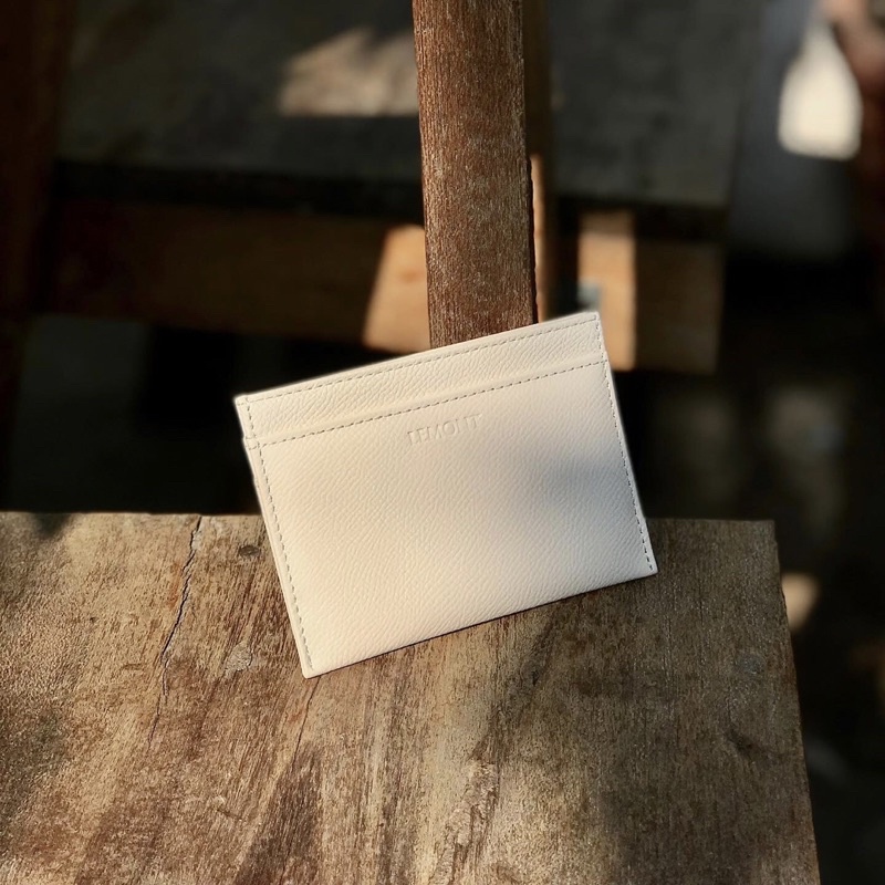 Ví da bò thật đựng thẻ Crush mỏng gọn - Thiết kế chính hãng từ Lemont.