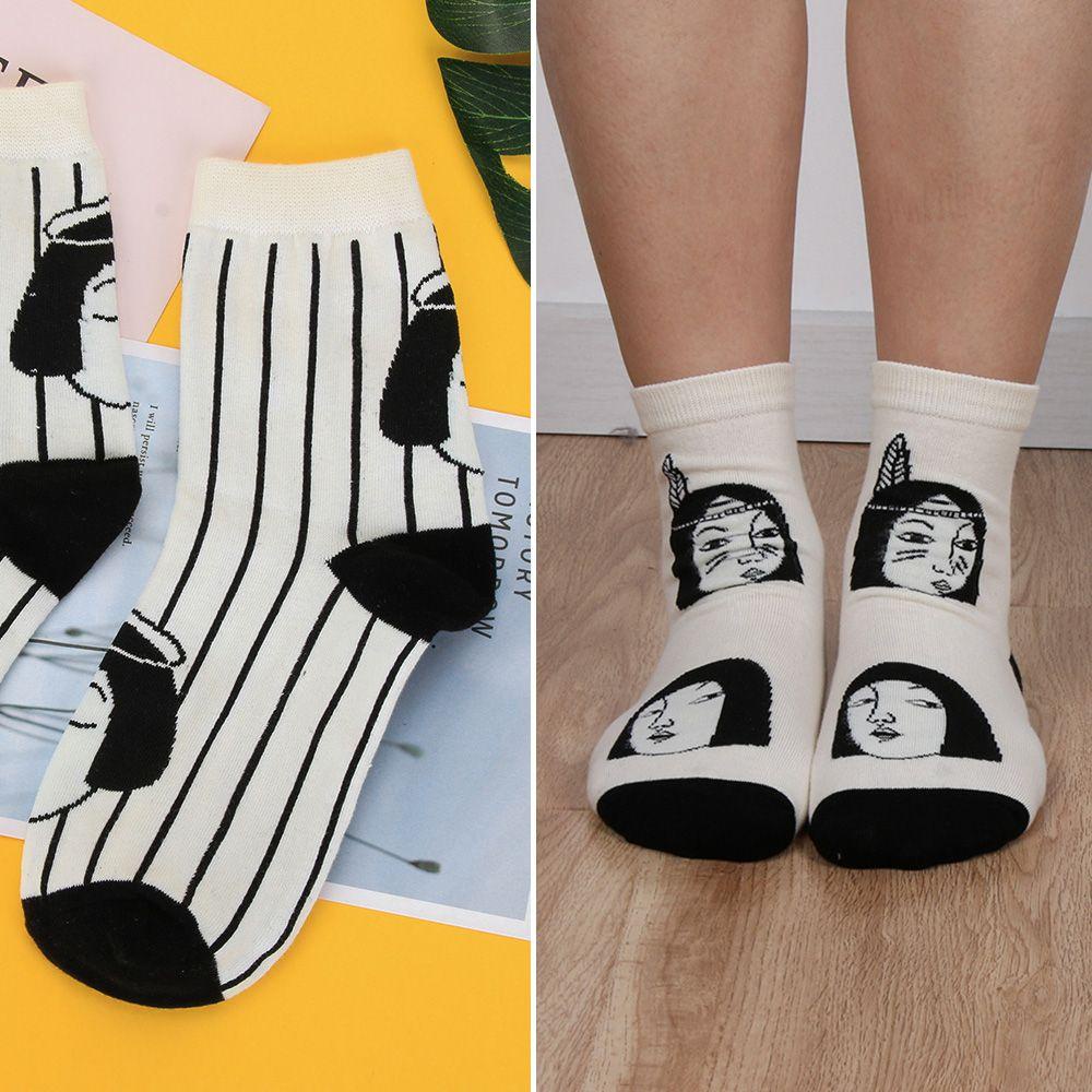 Tất Cotton Họa Tiết Sọc Trắng Đen Vui Nhộn Giữ Ấm Mùa Đông Cho Nữ