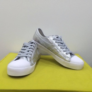 SALE Giày vải nam nữ đều dùng được, màu bạc ánh kim, size 39,40,41,hiệu Gola (Anh)