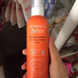 Xịt chống nắng spf50