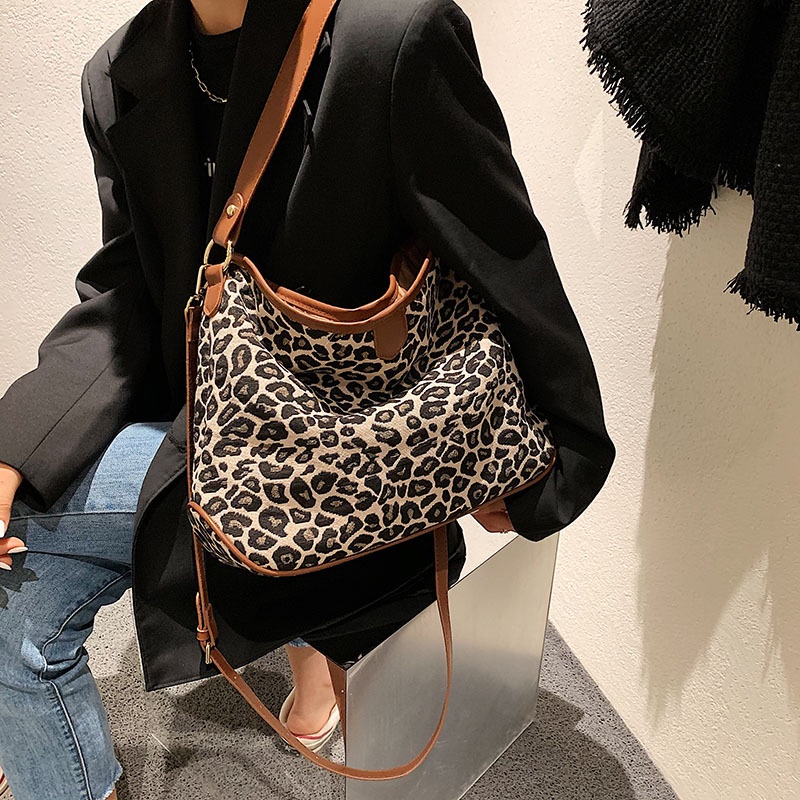 Túi đeo chéo vai IELGY cỡ lớn họa tiết da báo thời trang sành điệu cho nữ