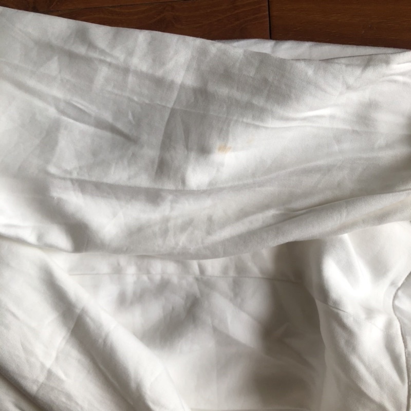 Chân váy trắng Dottie