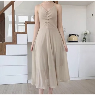 Váy hở lưng