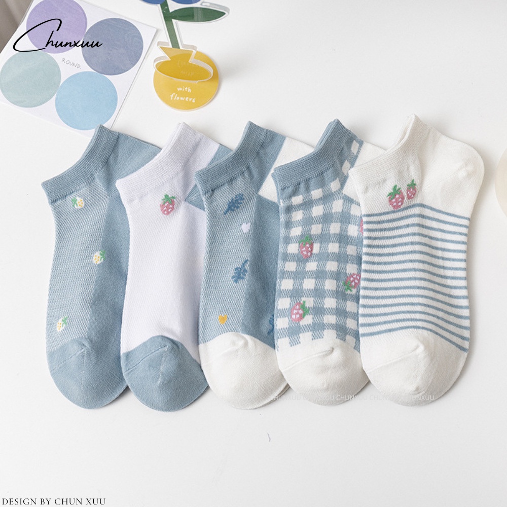 Tất nữ cổ ngắn tông màu xanh trắng họa tiết quả dâu dễ thương vải cotton co dãn thoáng mát - Xuu T14