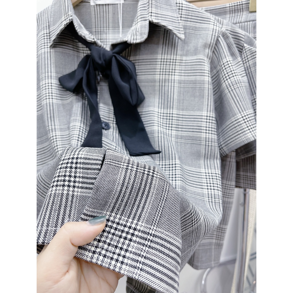 Set vest nơ kẻ chân váy xếp li xám  TL349