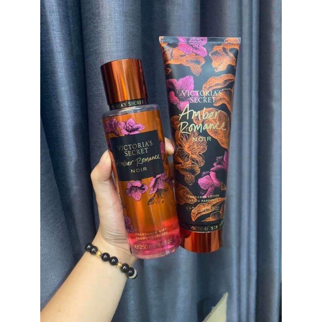 Body Mist Victoria's Secret AMBER ROMANCE AUTHENTIC | Thế Giới Skin Care