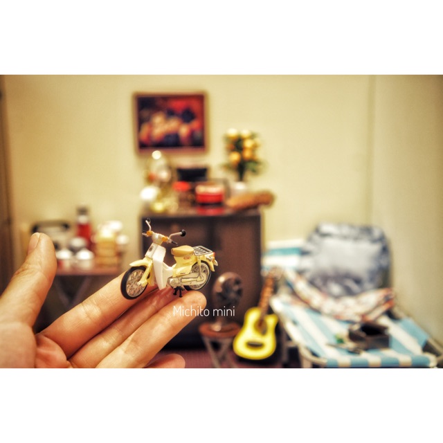 Mô hình xe cub mini cho nhà búp bê tỷ lệ 1:32