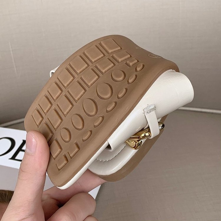 Fashionable Square Chain Decorated Low Heel Flat Slippers for Women