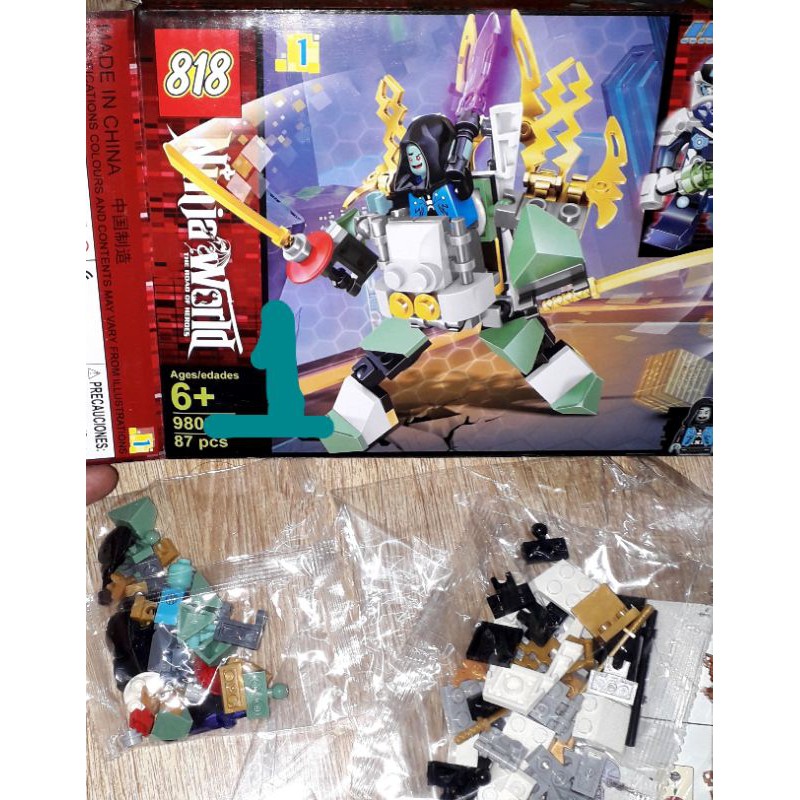 Lắp ráp 1 hộp LegoNinja 98020 có nhiều chi tiết bằng nhựa ABS