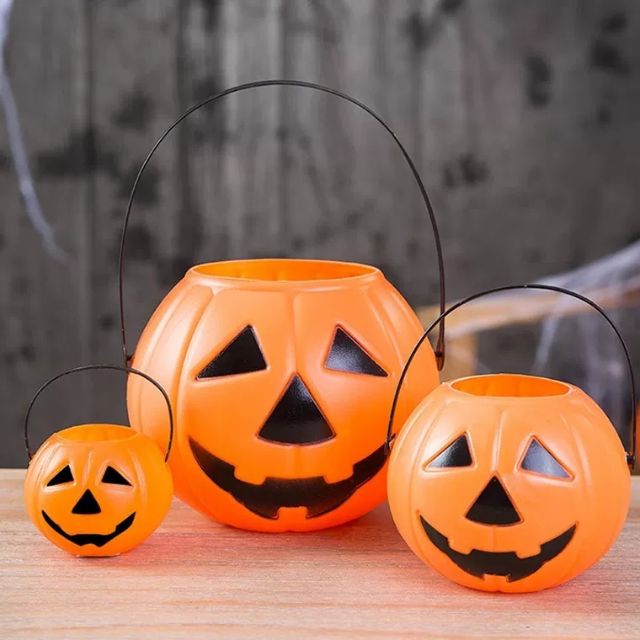 Giỏ bí ngô đựng kẹo Halloween
