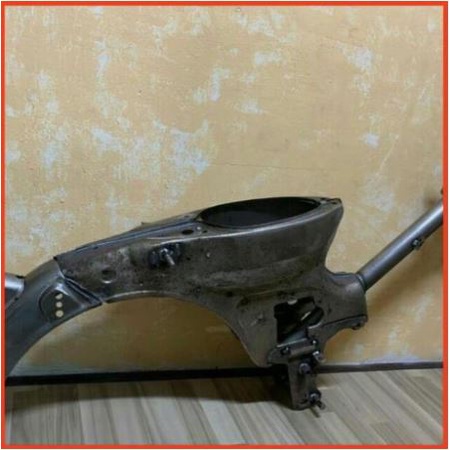 Khung sườn xe cub 81 đời cũ loại chưa sơn