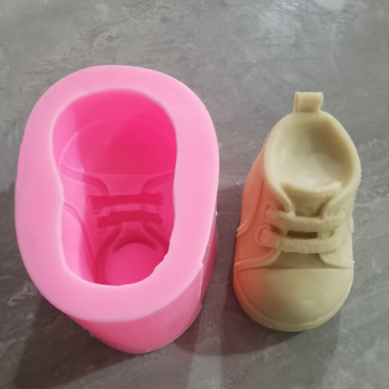 Khuôn Silicone Làm Bánh Kẹo Hình Đôi Giày Em Bé 3D Xinh Xắn