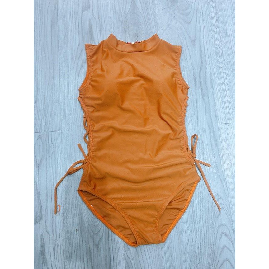 Bikini liền dây đan hông đa dạng màu mặc đi biển chụp ảnh đẹp | BigBuy360 - bigbuy360.vn