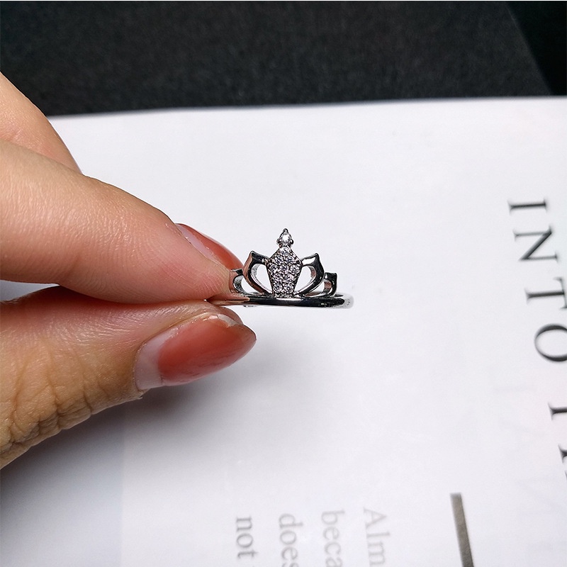 Nhẫn đính hôn bằng thép titan mạ bạc 925 hình vương miện đính đá giả thời trang dành cho bạn nữ