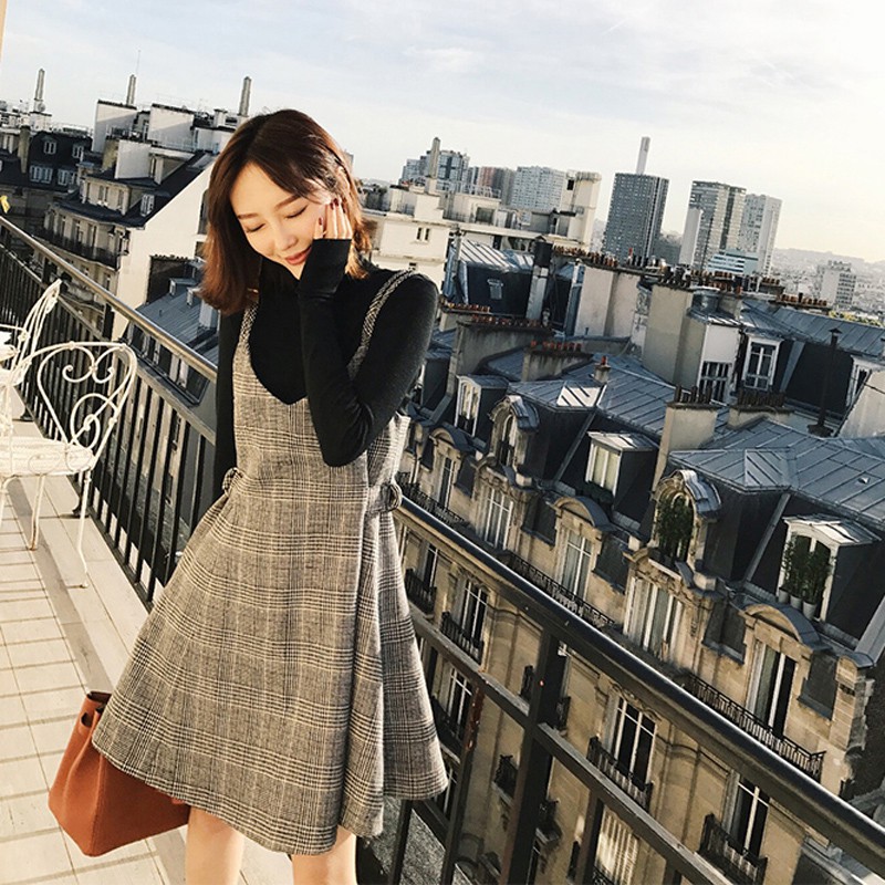 Váy yếm caro thắt eo