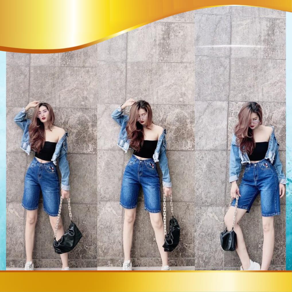 Quần bò ngố trơn, quần jeans lửng cạp ngang rốn, túi chéo họa tiết Mickey. Mã N3120