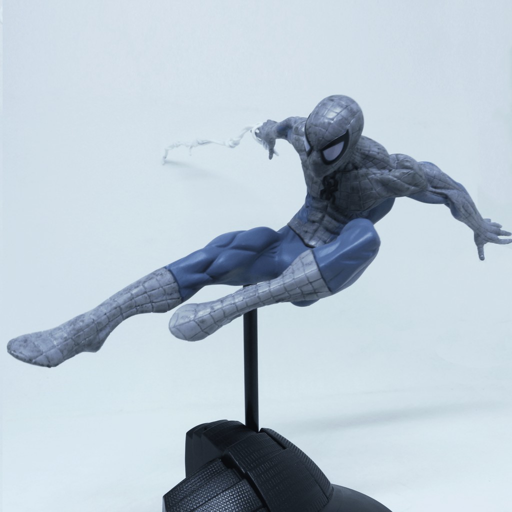 MÔ HÌNH SPIDER MAN BẮN TƠ XÁM 15CM