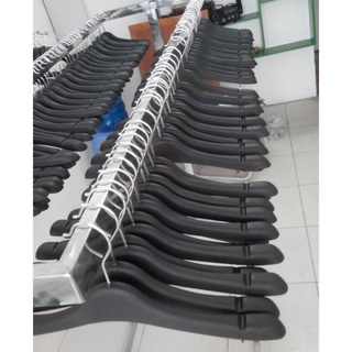 Móc treo quần áo bằng nhựa- móc áo giá rẻ-móc áo nhựa nữ vai to - móc treo áo - móc áo nữ - móc nhựa vtkc88