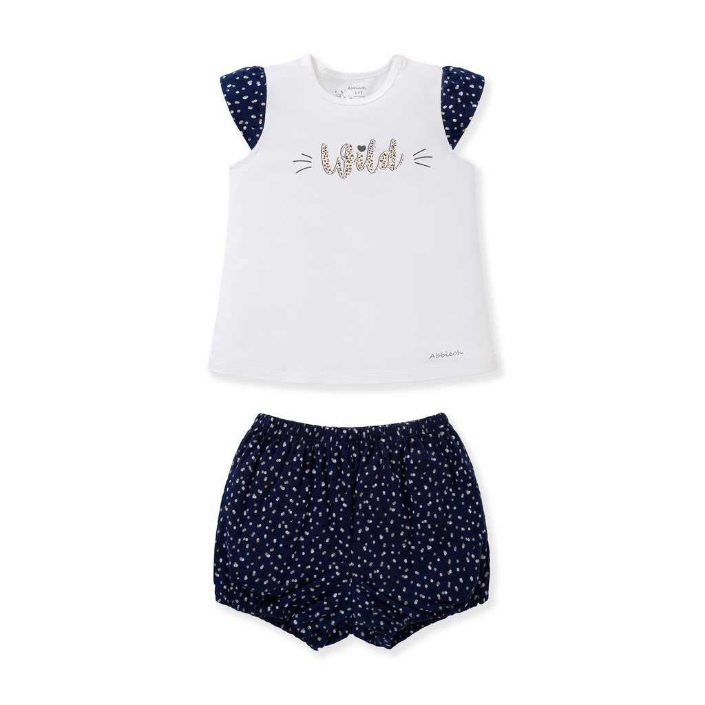 ABBIE OH BỘ CỘC BÉ GÁI NHÚN TAY