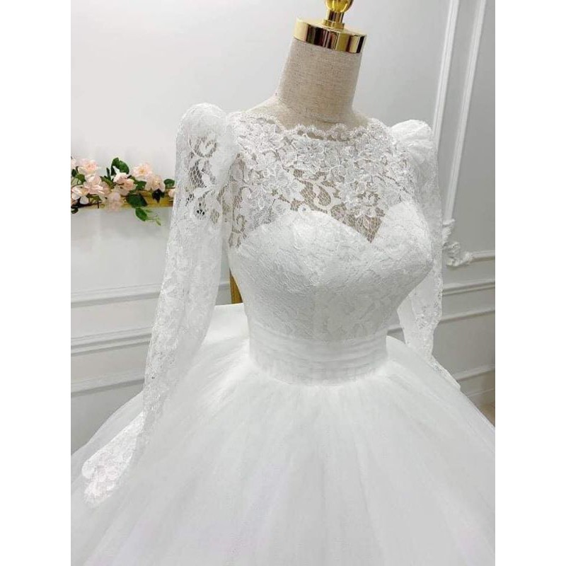 Váy cưới tùng xòe rộng