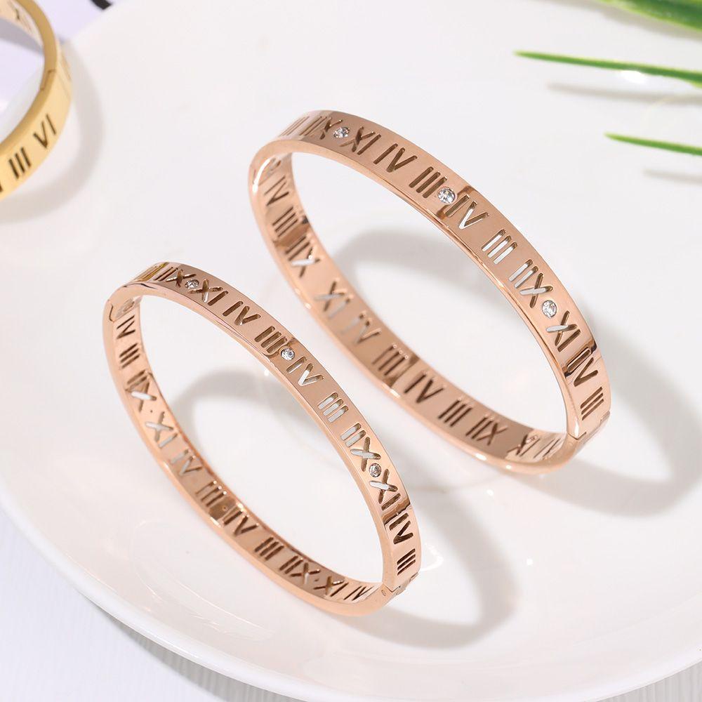 Vòng Tay Chữ Số La Mã Bằng Thép Titan Dễ Phối Đồ