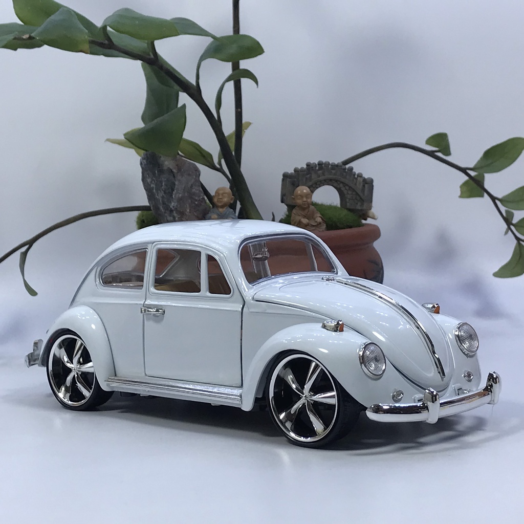 Mô hình xe cổ Volkswagen Beetle đời 1967 tỷ lệ 1:18 bằng kim loại cao cấp [Màu sắc: Trắng/Đỏ/Đen]