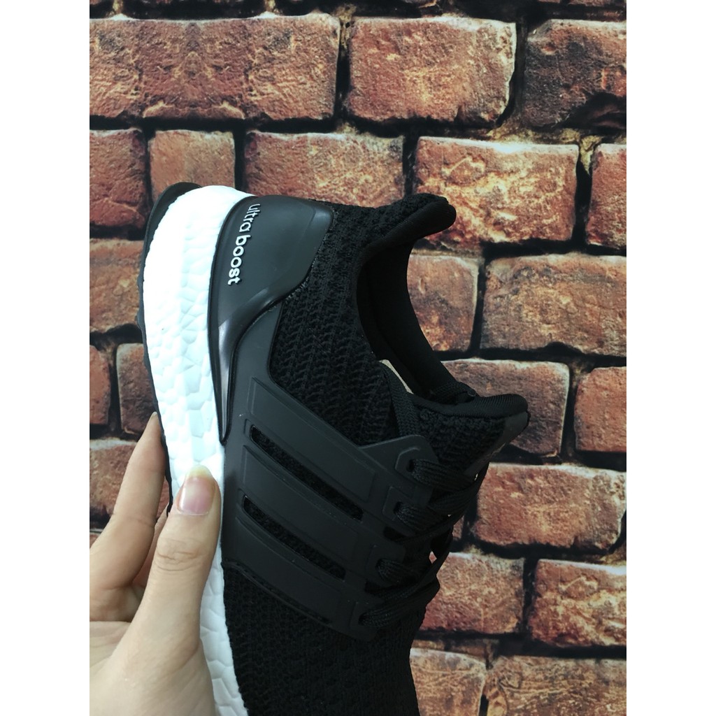 [HẠ GIÁ] Thư Giày Thể Thao Ultra Boost đen trắng 4.0