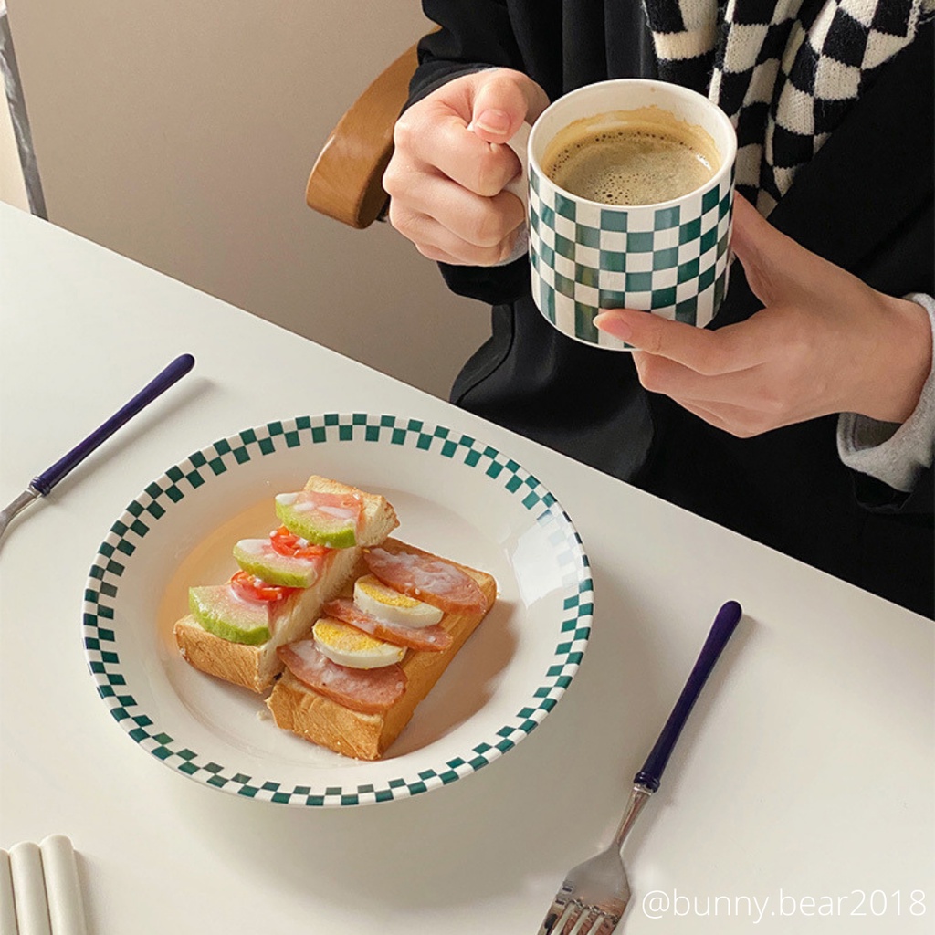 Đĩa sứ xinh xắn phong cách Hàn Quốc viền sọc caro