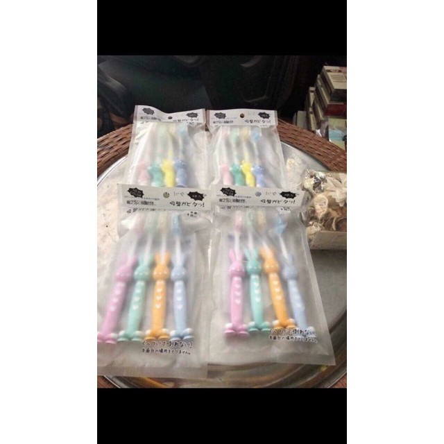 Set 4 bàn chải đánh răng trẻ em hình thú
