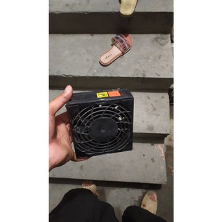 2 quạt gió 13x13 điện áp 12v 4.8a