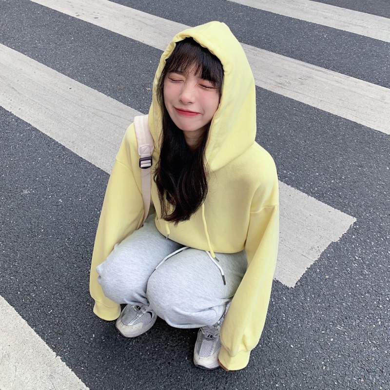 Xiaozhainv Áo hoodie dáng ngắn tay dài màu trơn thoải mái thời trang cho nữ | BigBuy360 - bigbuy360.vn