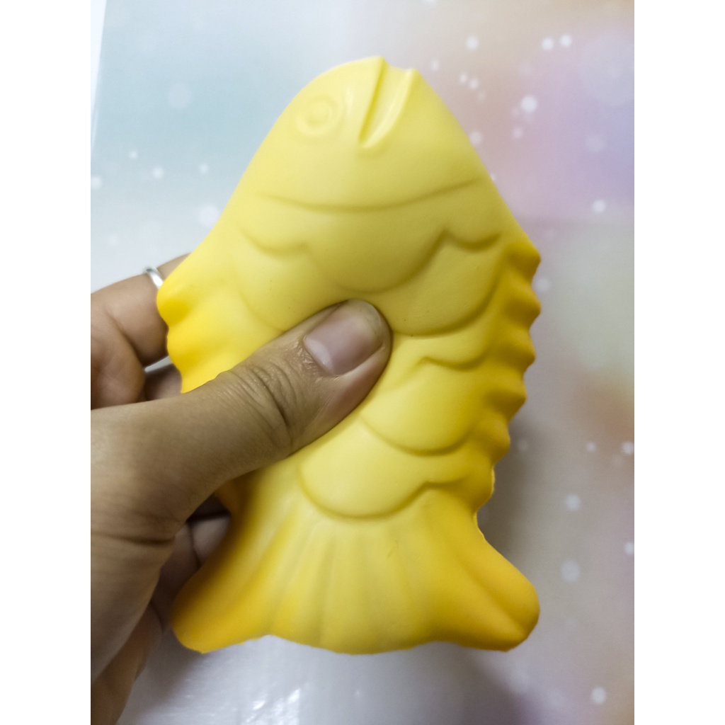 Squishy Lớn JUMBO Hình con cá chép vàng Đồ Chơi Xốp Giảm Stress Hình mềm mịn dễ Thương đàn hồi Cho Bé