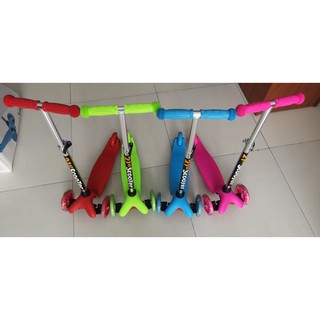 Xe scooter 2206 3 bánh đèn