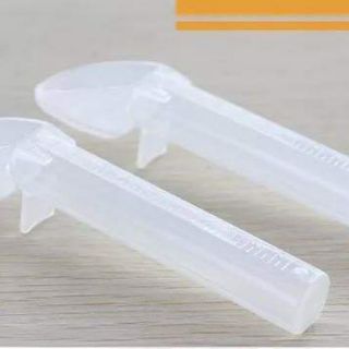 Dụng cụ cho bé uống thuốc