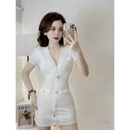 Đầm body nút form ngắn