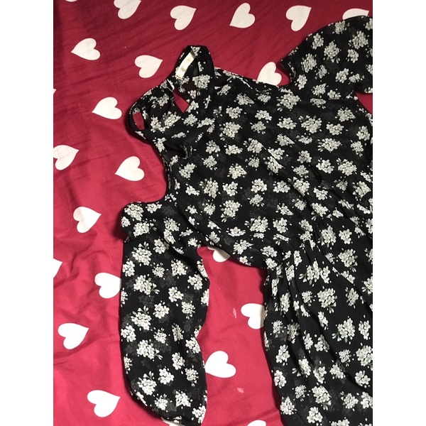 Đầm voan hoa hở vai