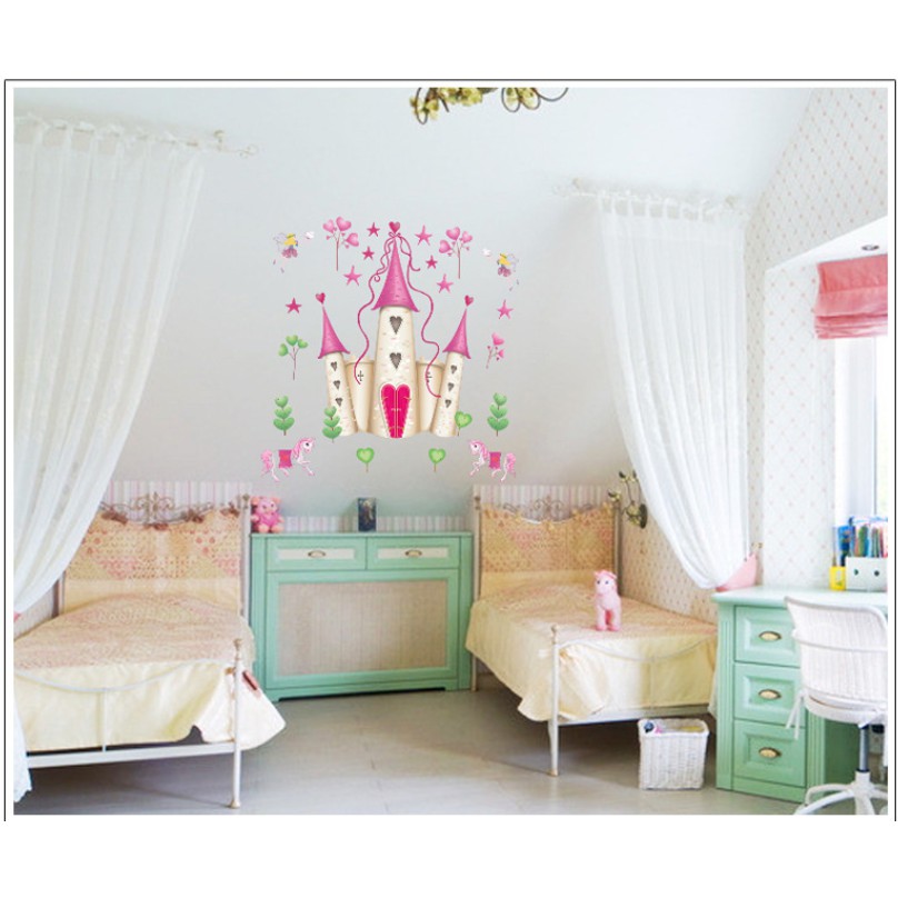 Decal dán tường lâu đài màu hồng và tim nhỏ
