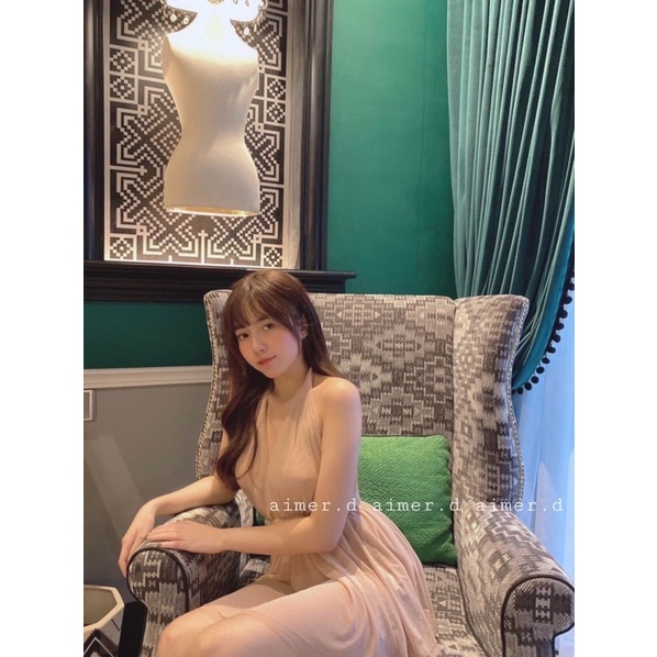 Váy voan dáng cổ yếm