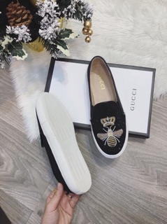 Slip on ong đá
