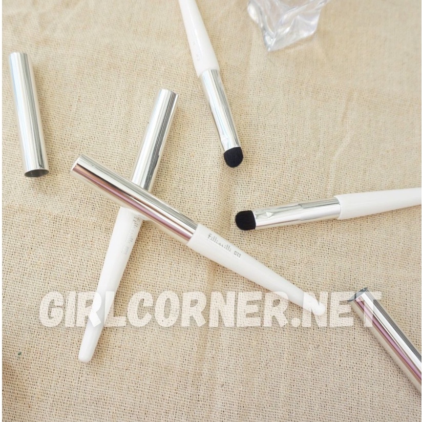 Cọ môi có nắp Fillimilli 931