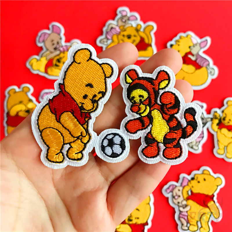 1 Huy Hiệu Hình Gấu Pooh Và Những Người Bạn