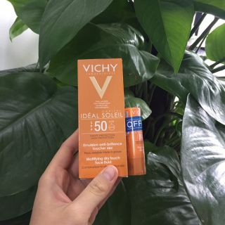 Kem Chống Nắng Vichy SPF 50 Ideal Soleil 50ml- tặng kèm son dưỡng môi Vichy