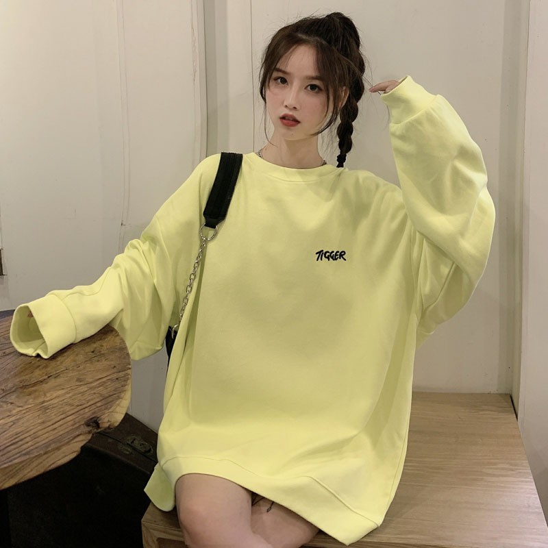 Áo thun trơn tay dài cổ tròn thiết kế trẻ trung hợp thời trang | BigBuy360 - bigbuy360.vn