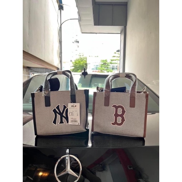 Túi Canvas M.L.B vuông logo NY Đen & Boston Nâu