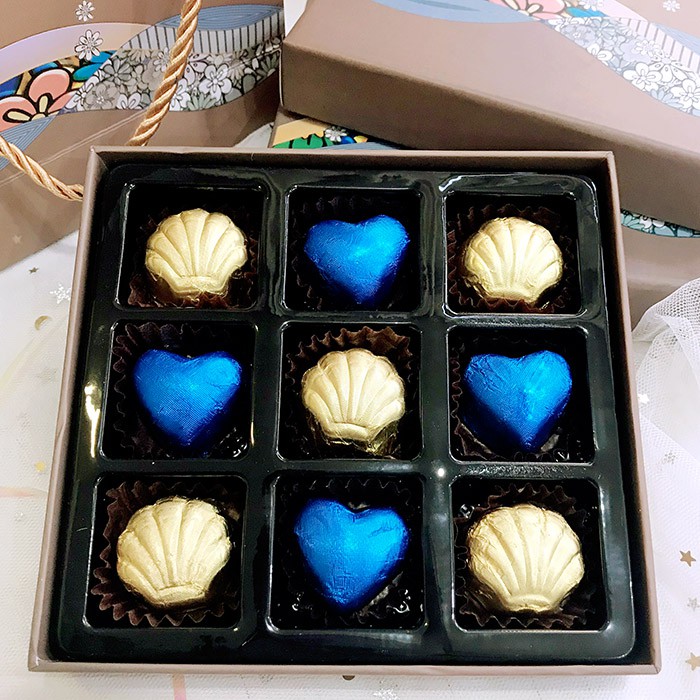Socola quà tặng Chuyện tình của biển - Hộp 9 viên kèm túi quà tặng bạn gái, người yêu | BigBuy360 - bigbuy360.vn