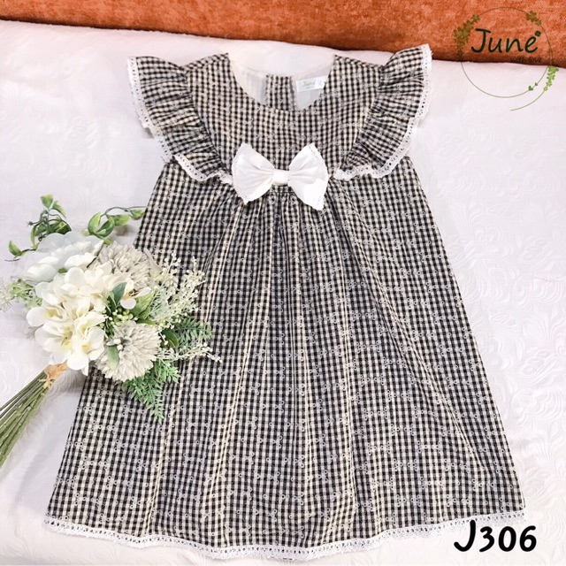ĐẦM JUNE KẺ CARO TRẮNG ĐEN